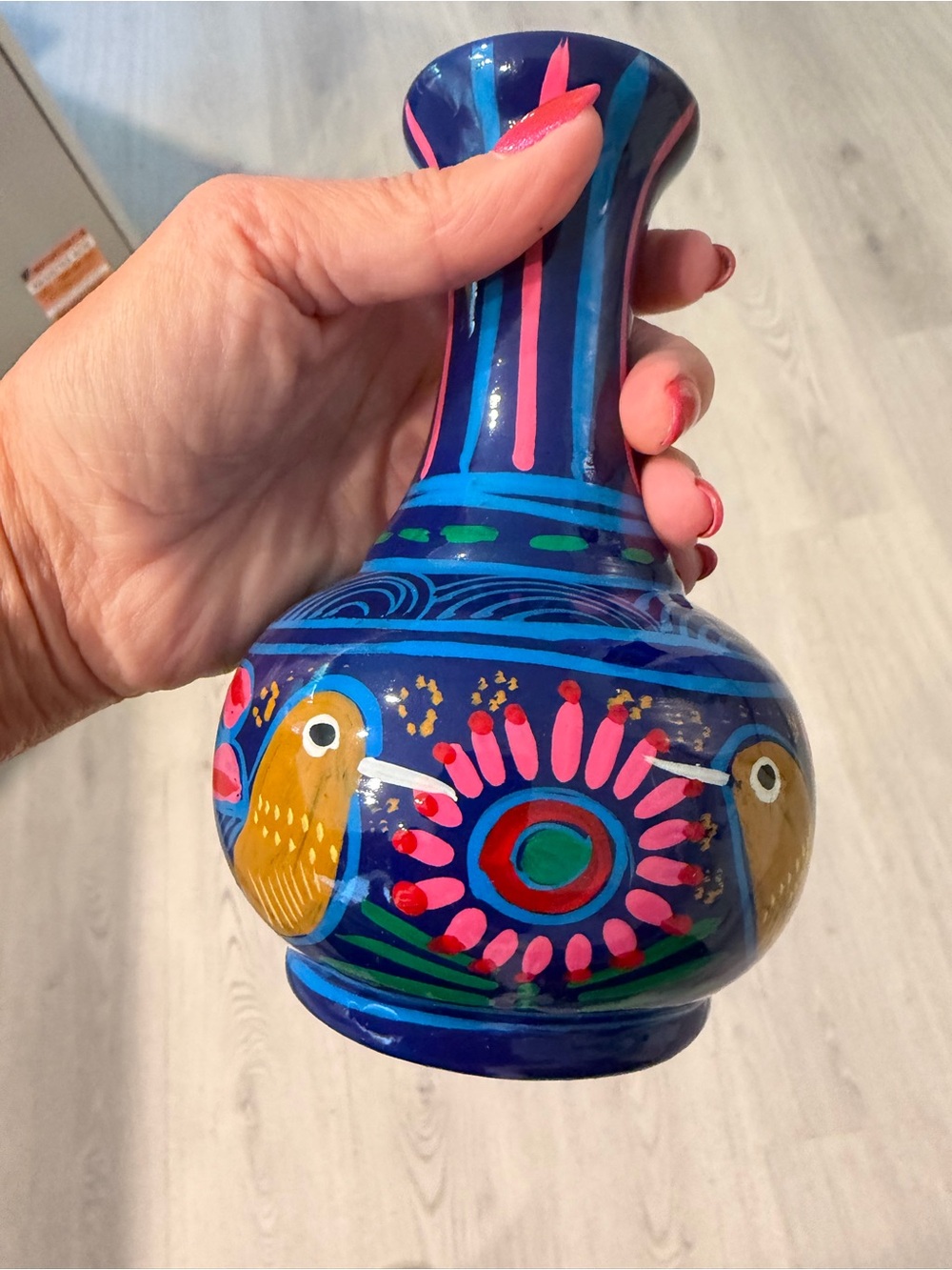 BEAUTIFUL HAND PAINTED SMALL LIGHTWEIGHT GLAZED TERRACOTTA FOLK ART VASE